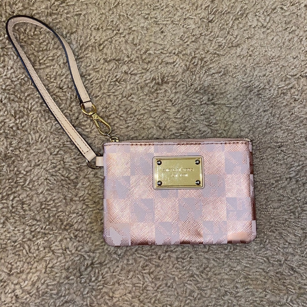 Michael kors wristlet